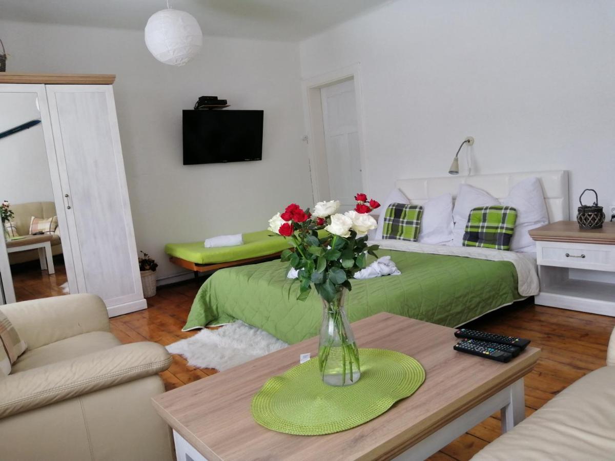 Apartment Patrick Harrachov Luaran gambar