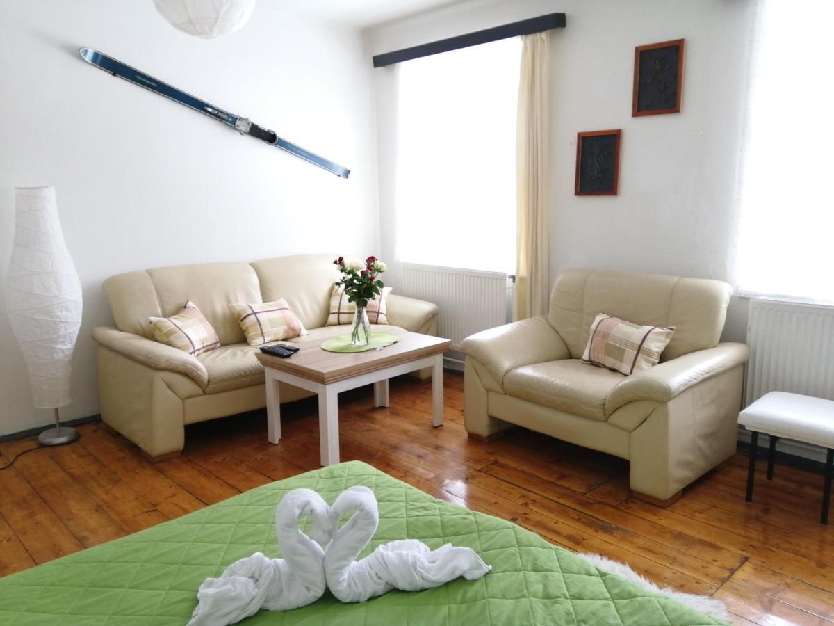 Apartment Patrick Harrachov Luaran gambar